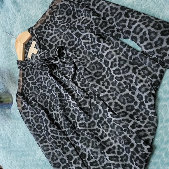 Ladies Blouse - Picture 5 of 7